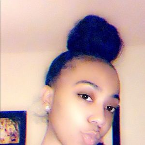 Meet your Posher, Tejanae